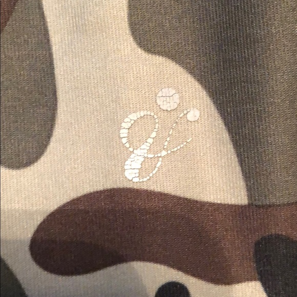 Awesome Camo Work Out Pants by gap fit - Picture 2 of 3